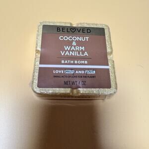 Coconut and Warm Vanilla Bath Bomb / Bath and Body Works - NWT NIB